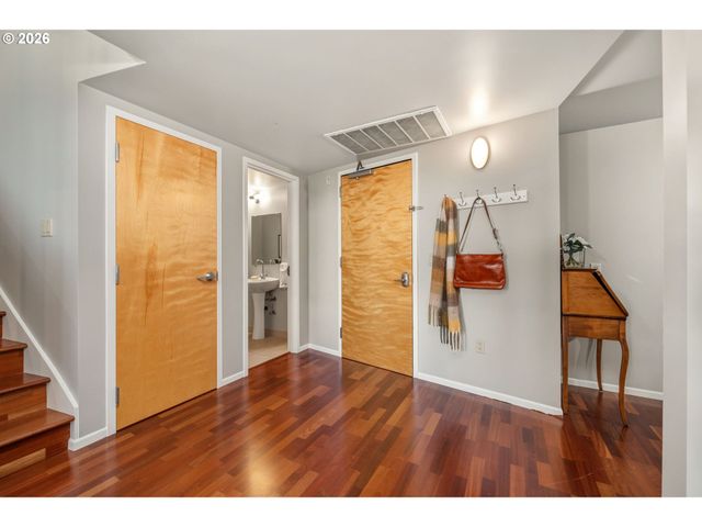 12600 Sw CRESCENT St 408, Beaverton, OR 97005