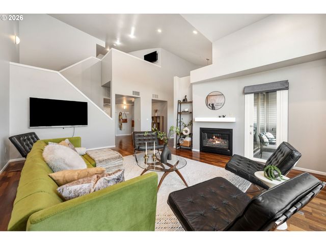 12600 Sw CRESCENT St 408, Beaverton, OR 97005