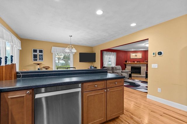 1401 HAYMEADOW COURT, New London, WI 54961