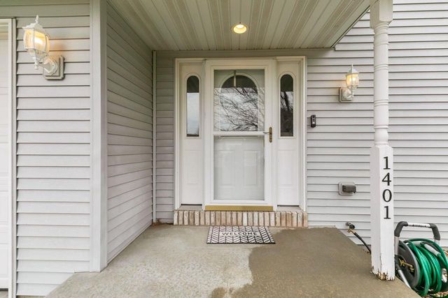 1401 HAYMEADOW COURT, New London, WI 54961