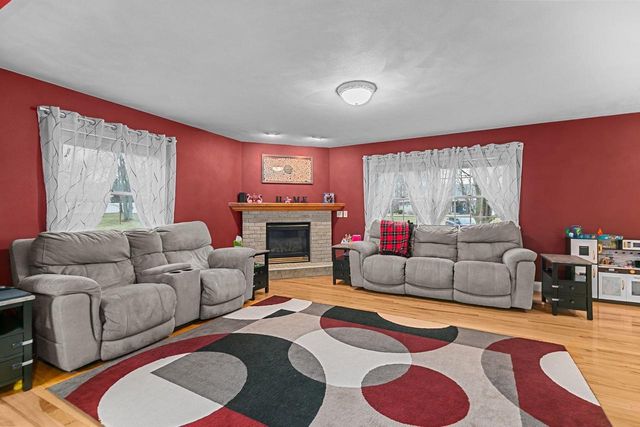 1401 HAYMEADOW COURT, New London, WI 54961
