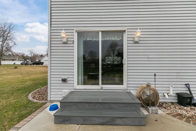 1401 HAYMEADOW COURT, New London, WI 54961
