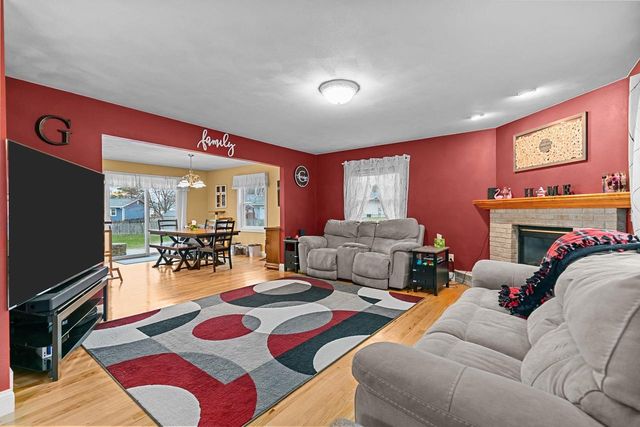 1401 HAYMEADOW COURT, New London, WI 54961