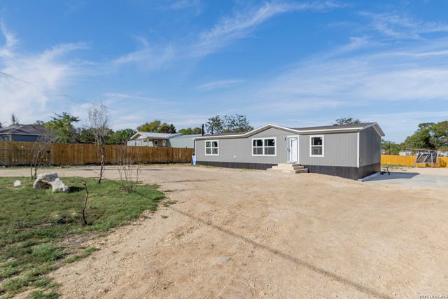 22819 Copper Canyon, Elmendorf, TX 78112