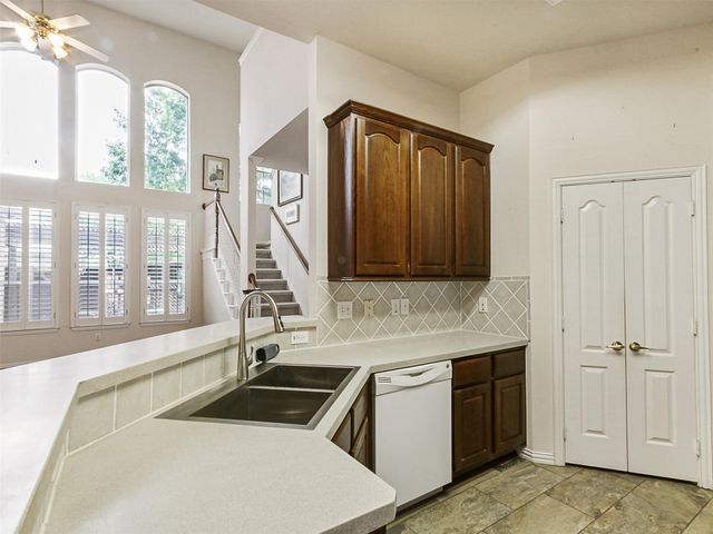 12210 Chapel View Drive, Farmers Branch, TX 75234