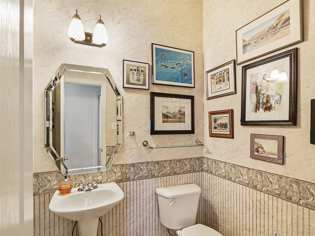 12210 Chapel View Drive, Farmers Branch, TX 75234