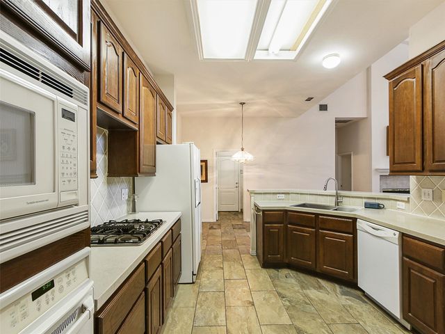 12210 Chapel View Drive, Farmers Branch, TX 75234