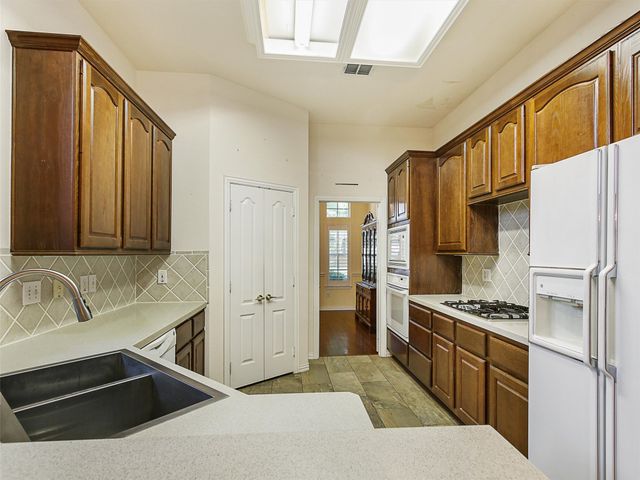 12210 Chapel View Drive, Farmers Branch, TX 75234