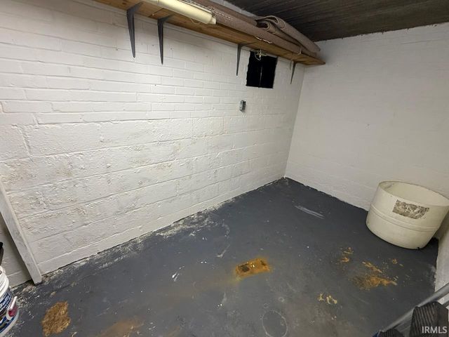 1500 S Red Bank Road, Evansville, IN 47712