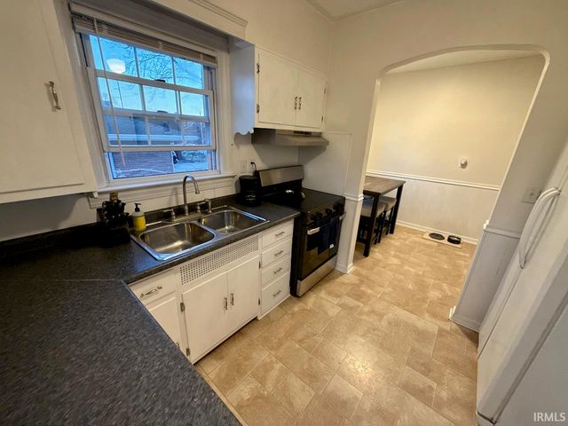 1500 S Red Bank Road, Evansville, IN 47712