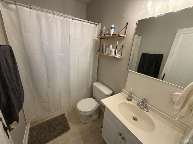 1500 S Red Bank Road, Evansville, IN 47712