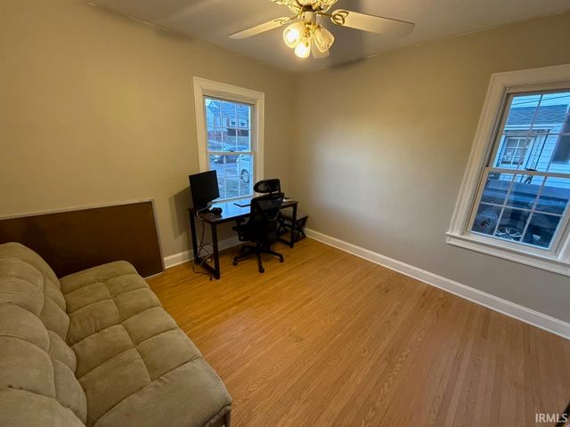 1500 S Red Bank Road, Evansville, IN 47712