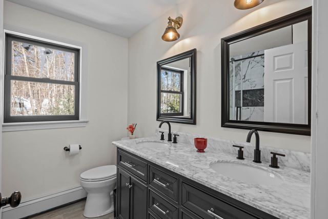 162 Lakeside Oaks Drive, Barrington, NH 03825