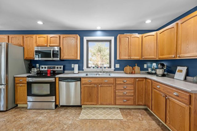 162 Lakeside Oaks Drive, Barrington, NH 03825