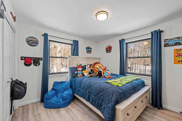 162 Lakeside Oaks Drive, Barrington, NH 03825