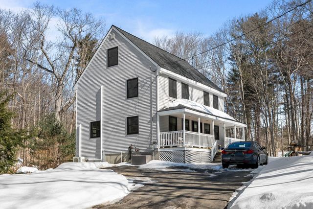 162 Lakeside Oaks Drive, Barrington, NH 03825