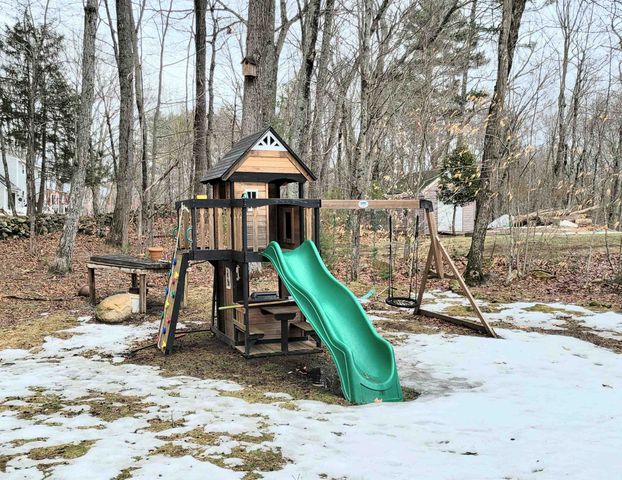 162 Lakeside Oaks Drive, Barrington, NH 03825