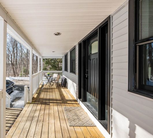 162 Lakeside Oaks Drive, Barrington, NH 03825