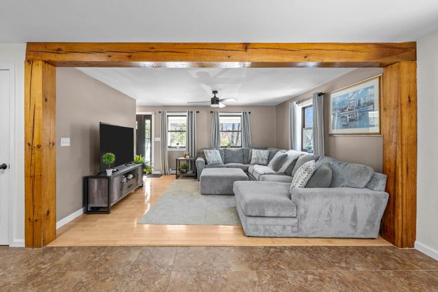 162 Lakeside Oaks Drive, Barrington, NH 03825