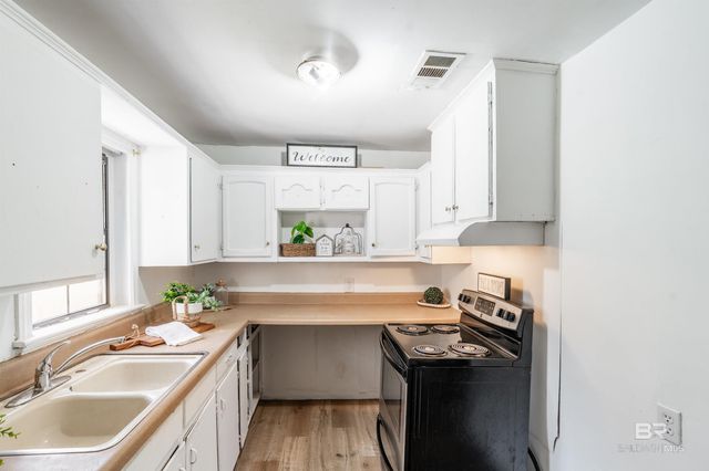 6847 San Marino Drive, Theodore, AL 36582