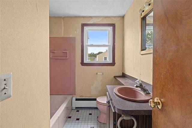 53 Fairgreen Drive, West Warwick, RI 02893