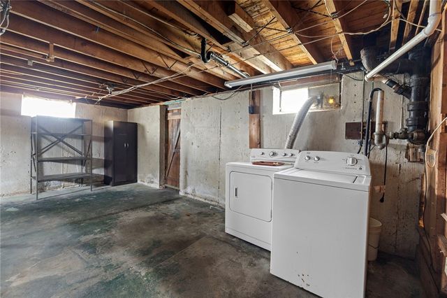 53 Fairgreen Drive, West Warwick, RI 02893
