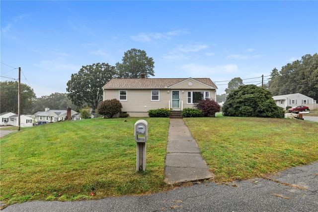 53 Fairgreen Drive, West Warwick, RI 02893