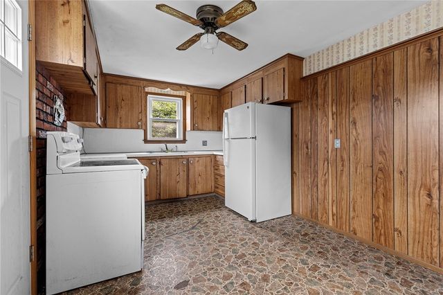 53 Fairgreen Drive, West Warwick, RI 02893