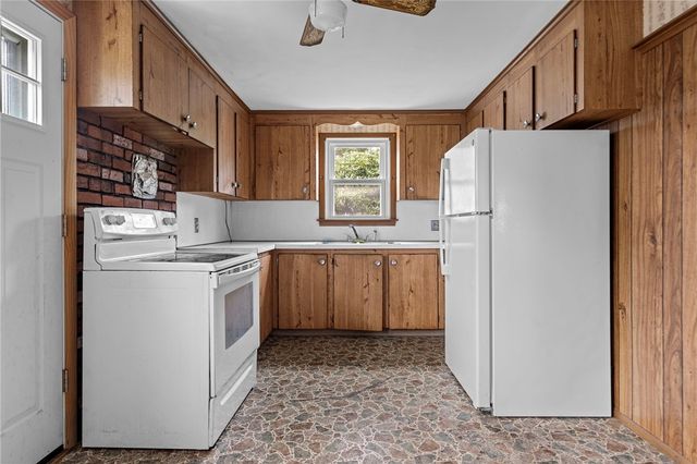53 Fairgreen Drive, West Warwick, RI 02893