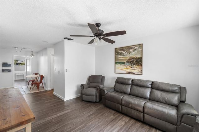 1221 36TH TERRACE N, St Petersburg, FL 33704