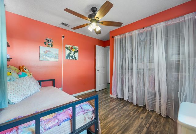 1221 36TH TERRACE N, St Petersburg, FL 33704