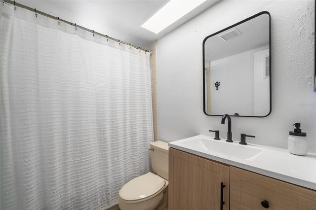 1221 36TH TERRACE N, St Petersburg, FL 33704