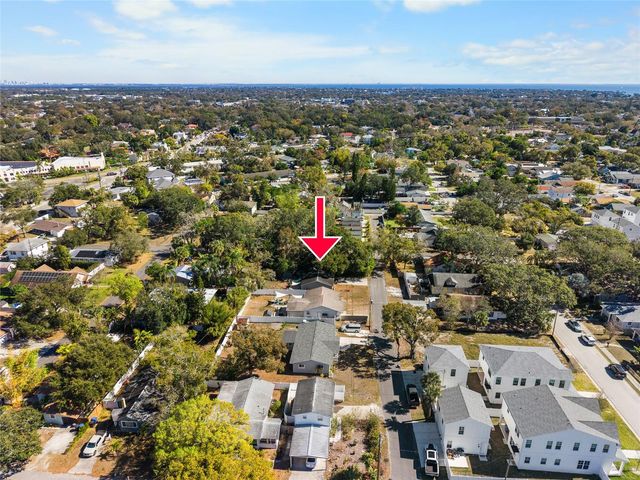 1221 36TH TERRACE N, St Petersburg, FL 33704