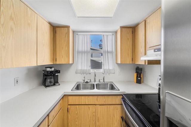 1221 36TH TERRACE N, St Petersburg, FL 33704