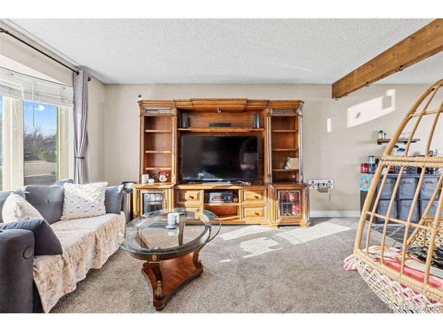 515 Mahonia Pl, Loveland, CO 80538