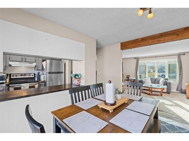 515 Mahonia Pl, Loveland, CO 80538