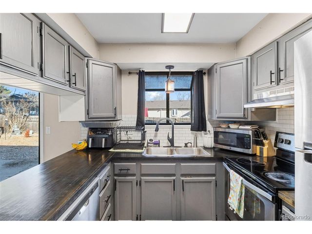 515 Mahonia Pl, Loveland, CO 80538