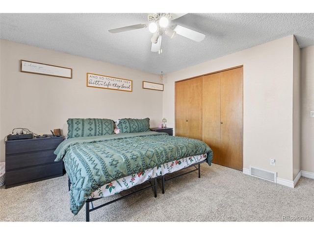 515 Mahonia Pl, Loveland, CO 80538