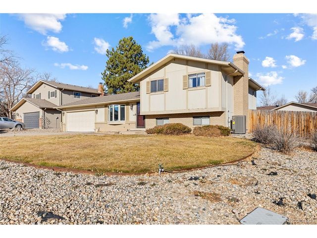 515 Mahonia Pl, Loveland, CO 80538