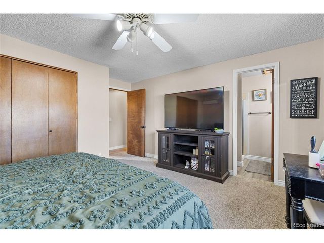 515 Mahonia Pl, Loveland, CO 80538