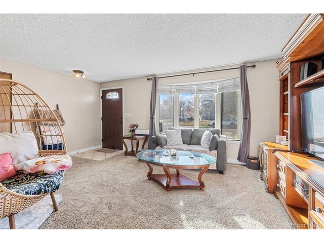 515 Mahonia Pl, Loveland, CO 80538