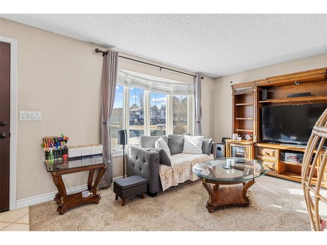 515 Mahonia Pl, Loveland, CO 80538