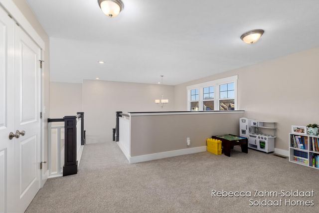 5752 Stonebridge Drive Sw, Georgetown Twp, MI 49418