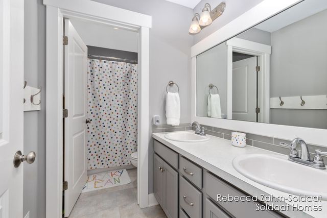 5752 Stonebridge Drive Sw, Georgetown Twp, MI 49418