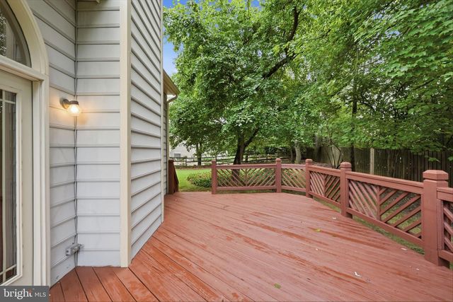 909 WILLOWLEAF WAY, Rockville, MD 20854