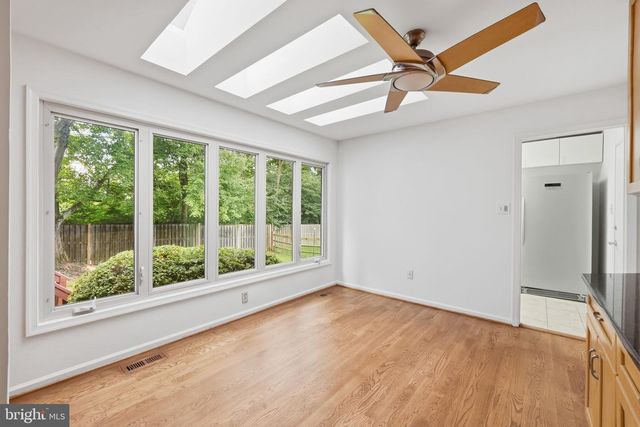 909 WILLOWLEAF WAY, Rockville, MD 20854