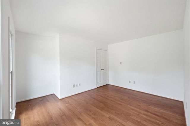 909 WILLOWLEAF WAY, Rockville, MD 20854