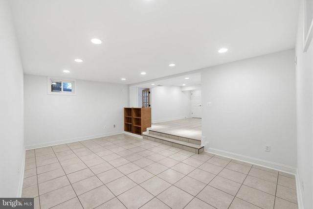 909 WILLOWLEAF WAY, Rockville, MD 20854