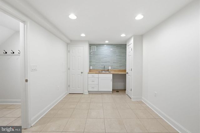 909 WILLOWLEAF WAY, Rockville, MD 20854