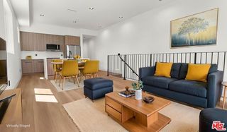 10844 Peach Grove Street, North Hollywood (los Angeles), CA 91601
